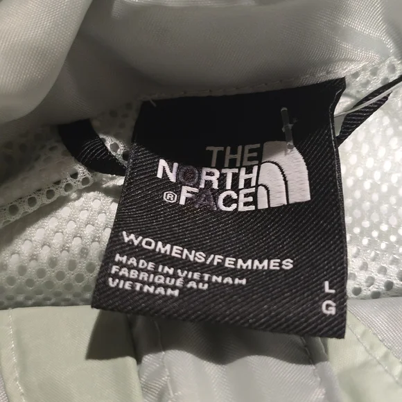 ***SOLD****  The North Face Women's Two-Tone Green Jacket - Picture 8 of 9